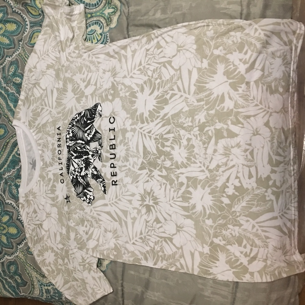 L VIBES California REpublic T-Shirt